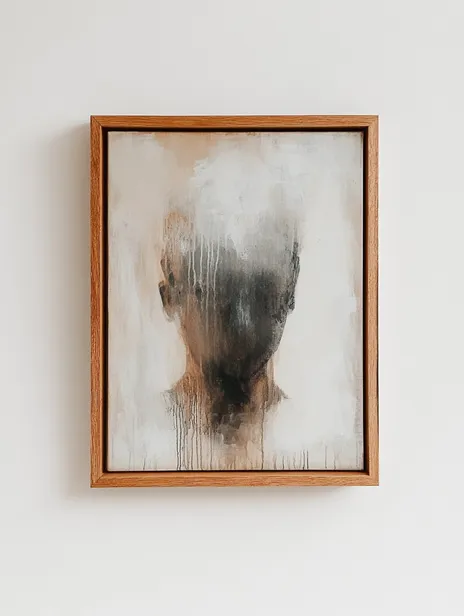 Abstraktes Gemälde in einem Holzrahmen an der Wand
